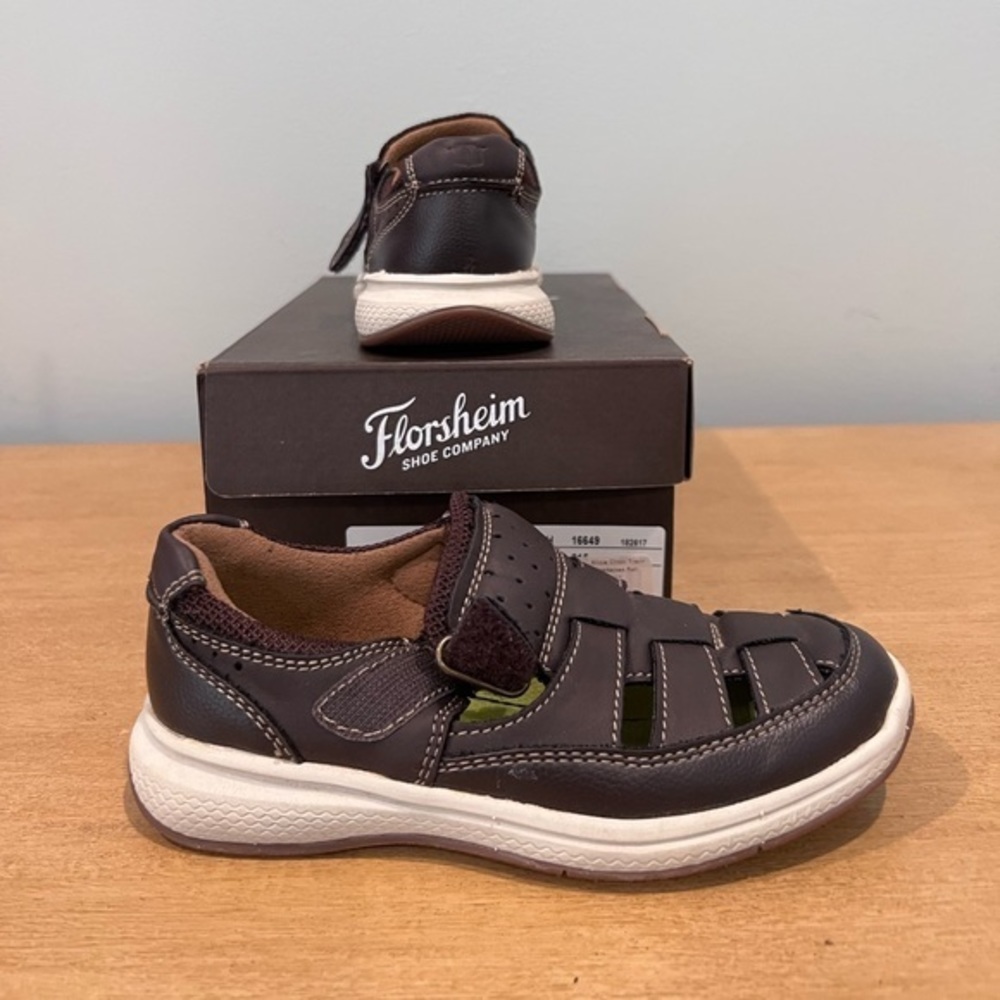 Florsheim Great Lakes Kids Fisherman’s sandal. Like New! Brown leather Size 11